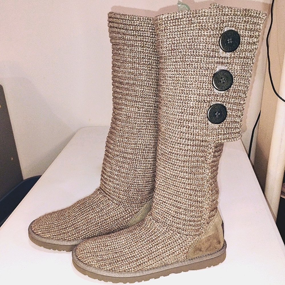Ugh Woman's Cardy Knit Boots Grey
